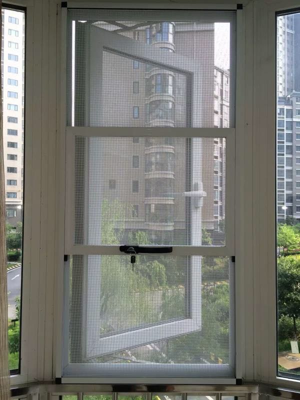 西安金剛網防盜紗窗,三趟試金剛網紗窗 - 西安百業興窗飾